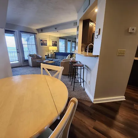 North Shore Inn Tc 302
